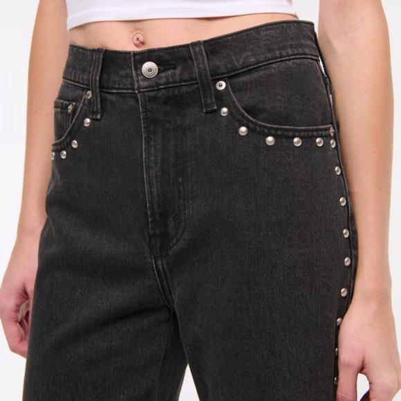 Abercrombie & Fitch High Rise 90s Relaxed Studded Jeans *NWT* - Picture 6 of 9